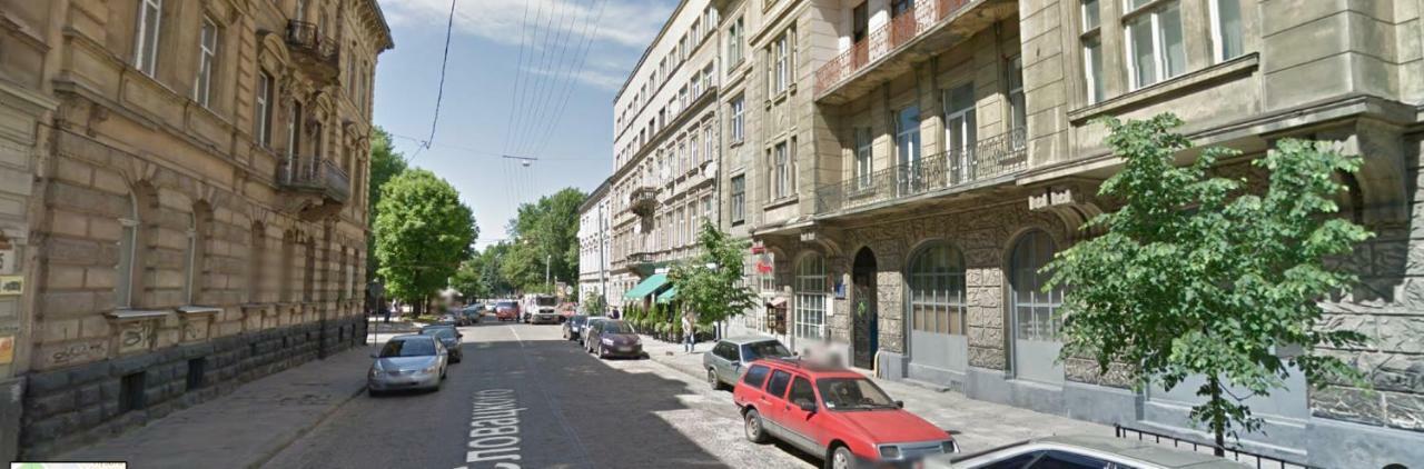 Near Park Franka Appartement Lviv Buitenkant foto